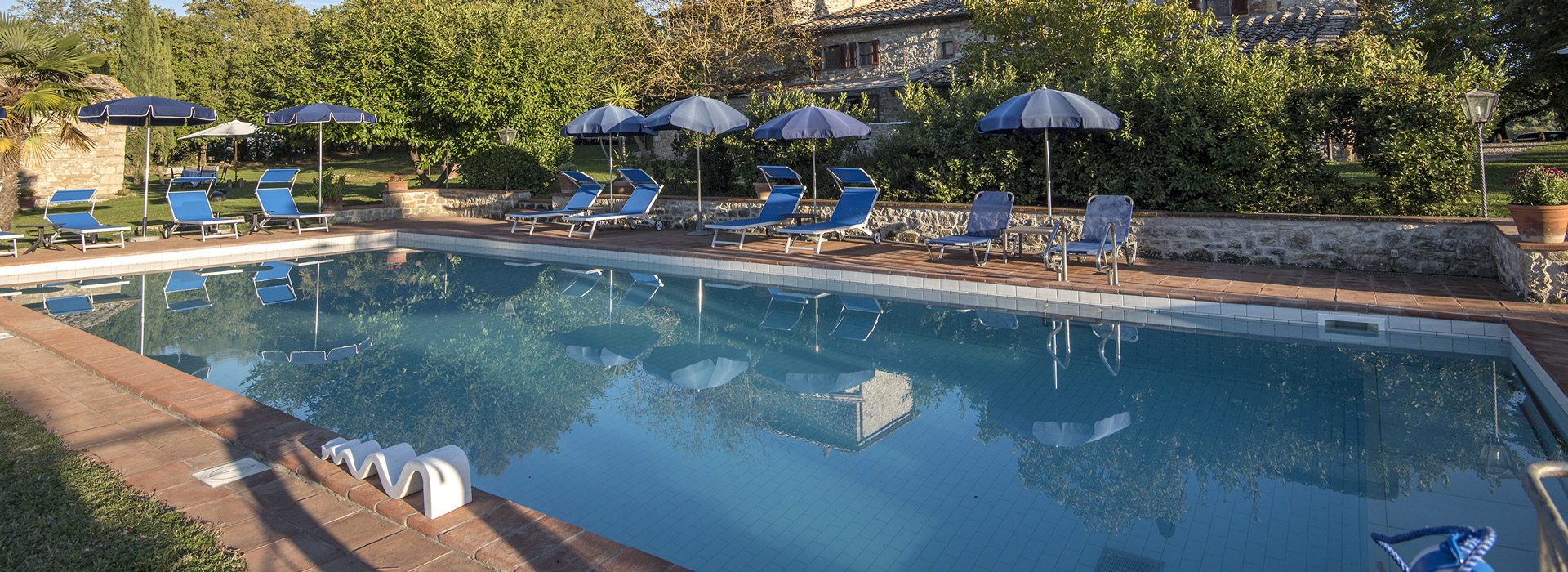 Appartamenti con piscina esterna per vacanze sulle colline del Chianti
